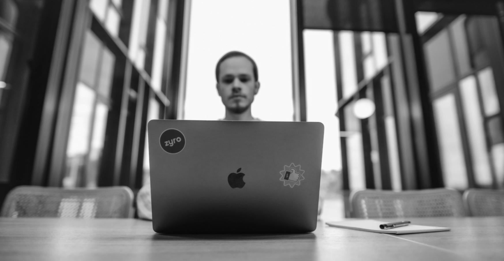 Gráficos de rendimiento de algoritmos de IA en seguros